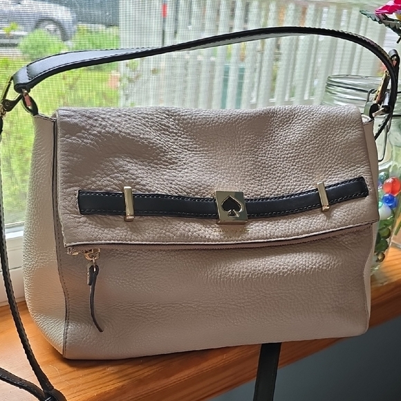 Kate Spade Gray and Black Shoulder Bag EUC - Picture 4 of 11